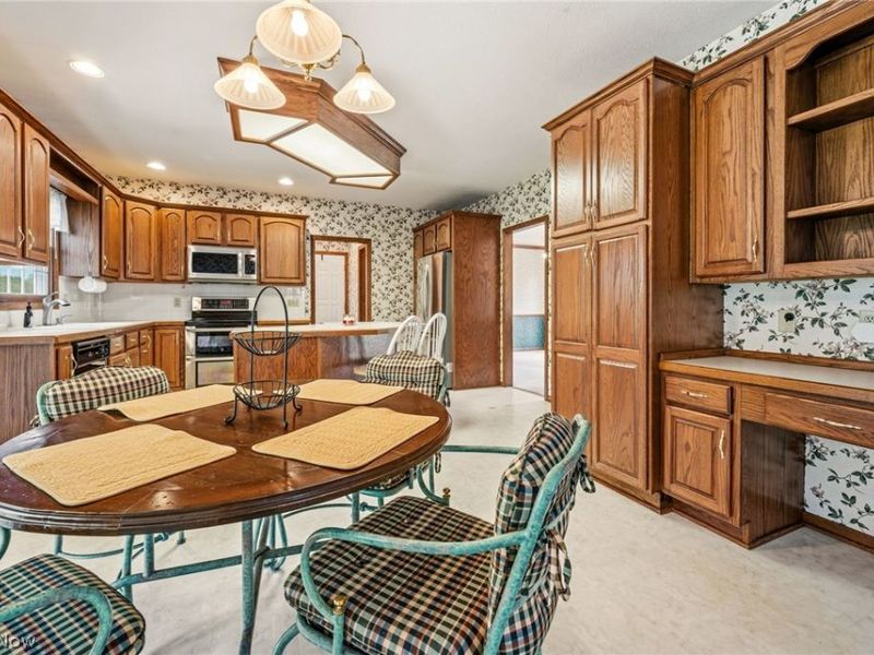 6638 Forestwood Street NW, Canton, OH 44718 Photo 18