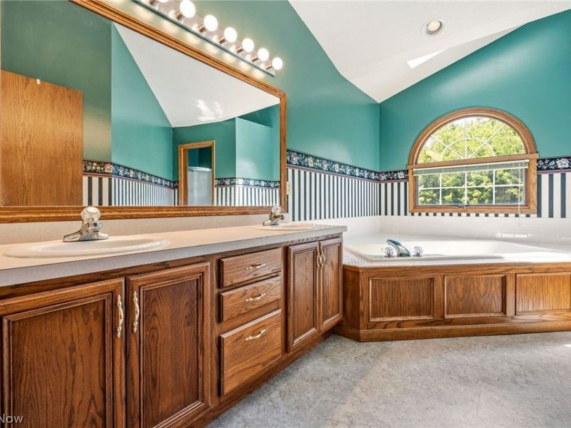 6638 Forestwood Street NW, Canton, OH 44718 Photo 33
