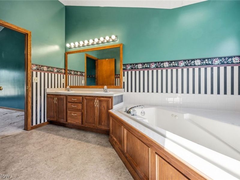 6638 Forestwood Street NW, Canton, OH 44718 Photo 34