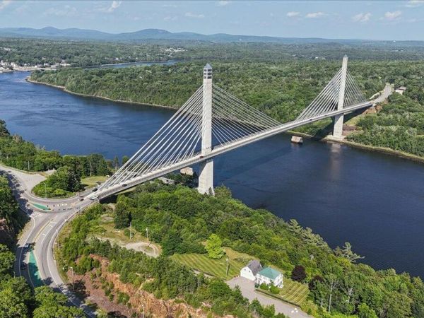 1407 US Route 1 , Prospect, ME 04981