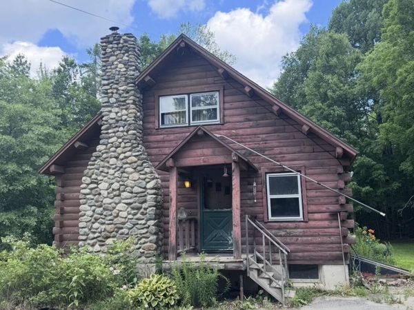 723 Middle Road , Bradford, ME 04410
