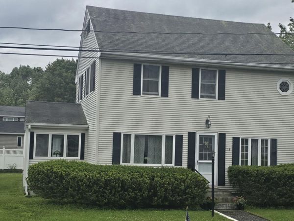 11 Surf Avenue, York, ME 03909
