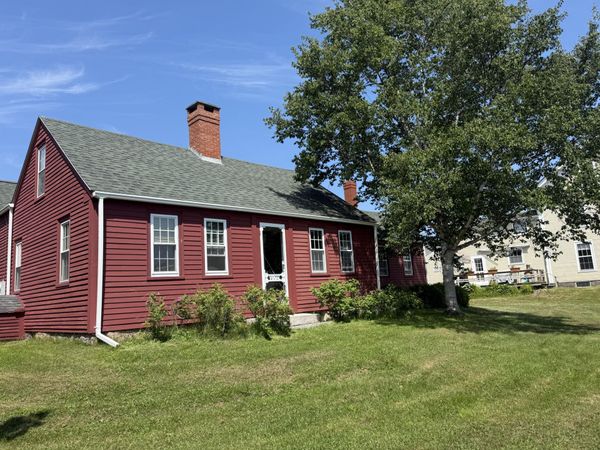5 Chestnut Street , Vinalhaven, ME 04863