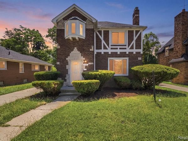 8262 E Outer Drive, Detroit, MI 48213