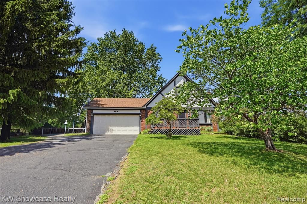 2441 Amelia, Highland Township, MI 48356 Main Photo