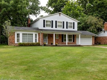 4259 Pinecroft Court, West Bloomfield Twp, MI 48322