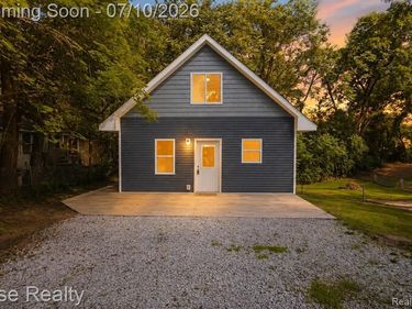 6560 Lowell Drive, Green Oak Twp, MI 48116