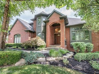 4488 Philip, Commerce Twp, MI 48382