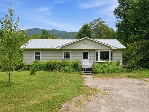 306 Stinson Lake Road, Rumney, NH 03266