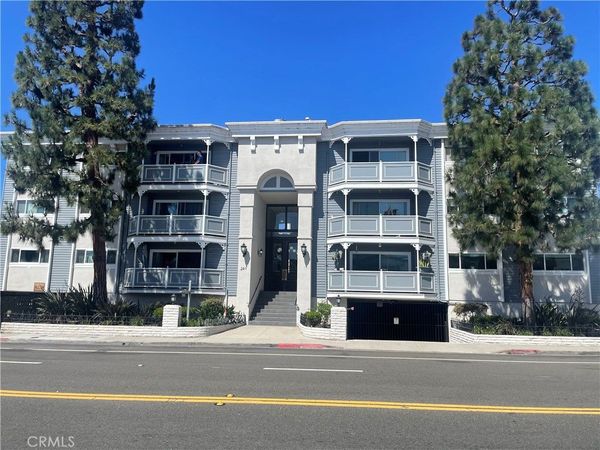 2411 Prospect Ave, Unit 102, Hermosa Beach, CA 90254
