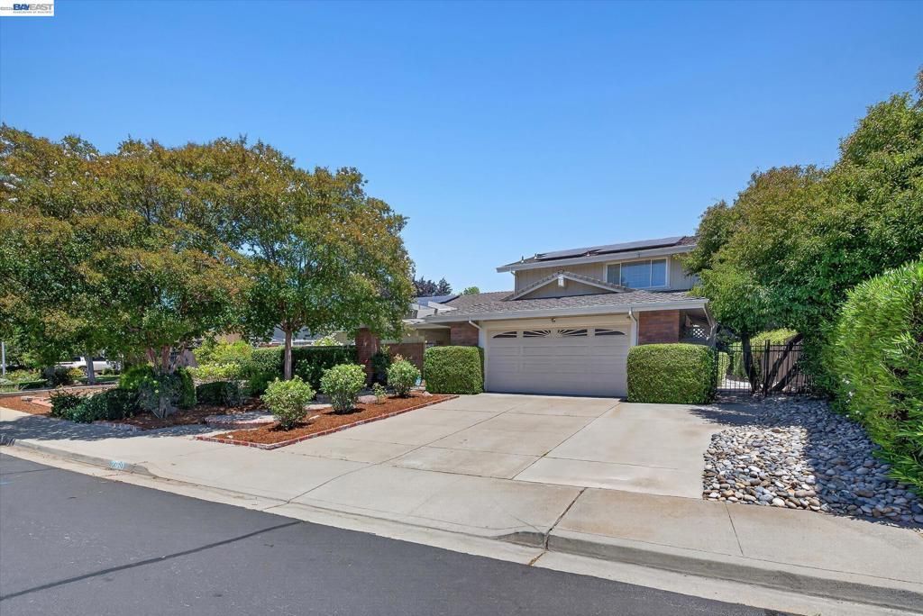 2360 Hampton Rd, Livermore, CA 94550 Main Photo