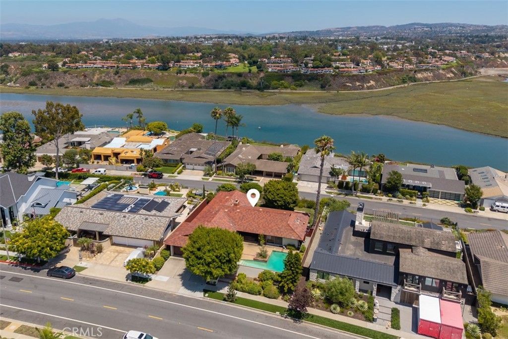 1842 Santiago, Newport Beach, CA 92660 Main Photo