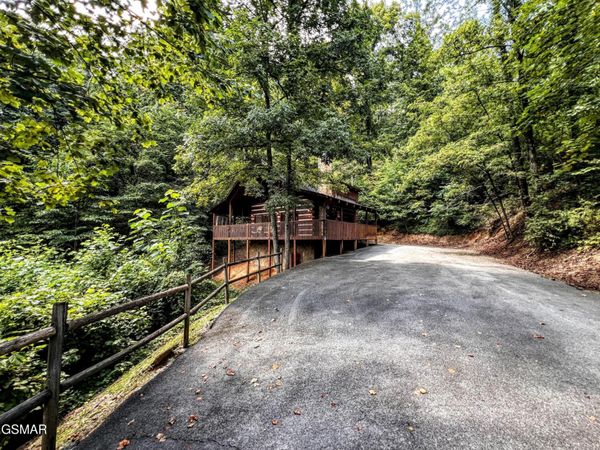 1625 Bluff Ridge Road , Sevierville, TN 37876