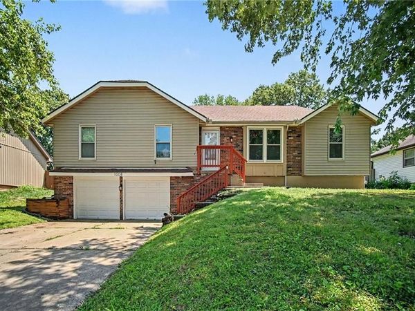 1008 SW 19TH Street Terrace, Blue Springs, MO 64015
