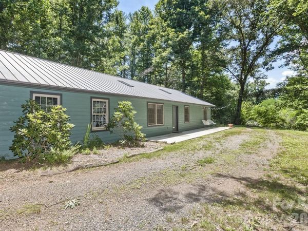 104 Pokeberry Lane, Unit 3A, Leicester, NC 28748