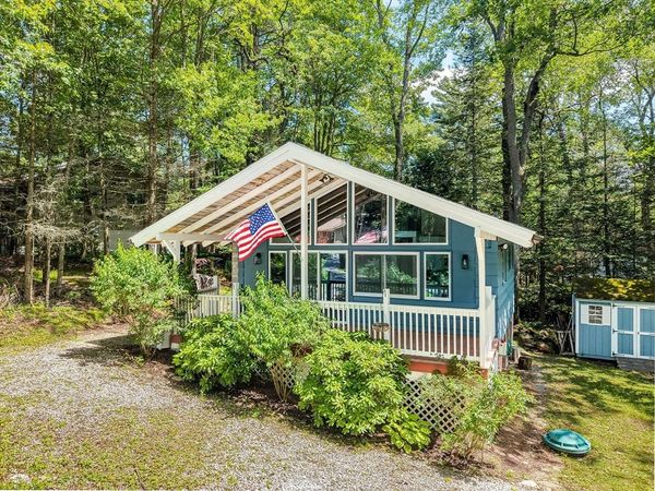 17 Hemlock Ln, Hinsdale, MA 01235