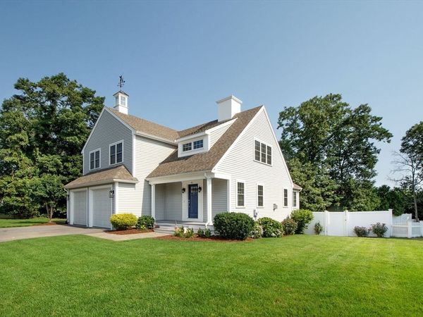 81 Meredith Way, Weymouth, MA 02189
