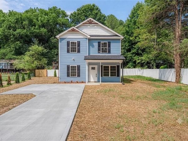 2068 Brookhurst Street , Winston-Salem, NC 27106