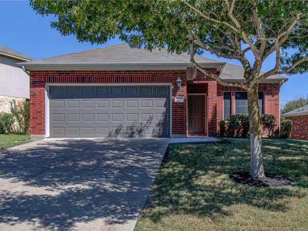 351 Black Cap RUN, Buda, TX 78610