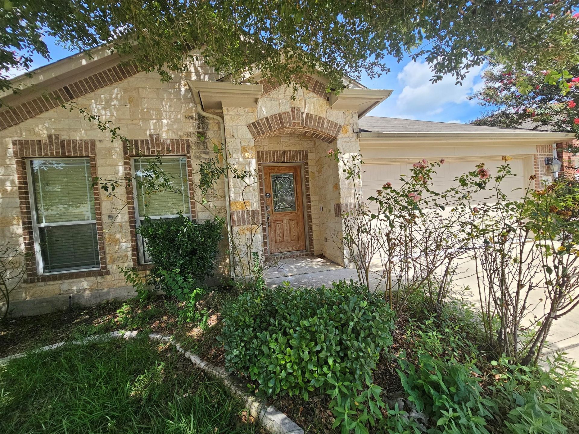 2035 Intrepid Dr, Buda, TX 78610 Main Photo