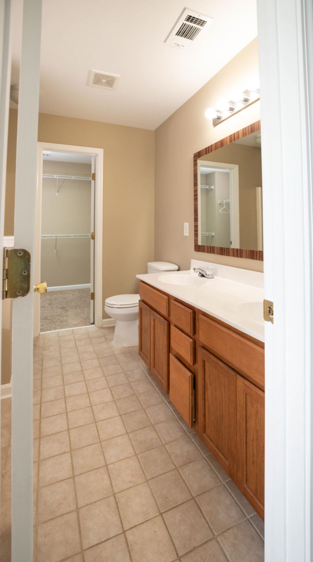 3413 Kirkwall Drive Photo 10
