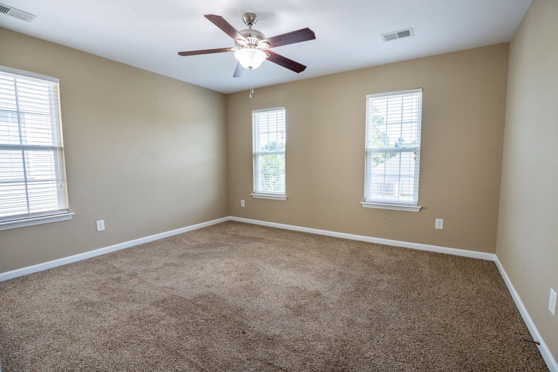 3413 Kirkwall Drive Photo 11