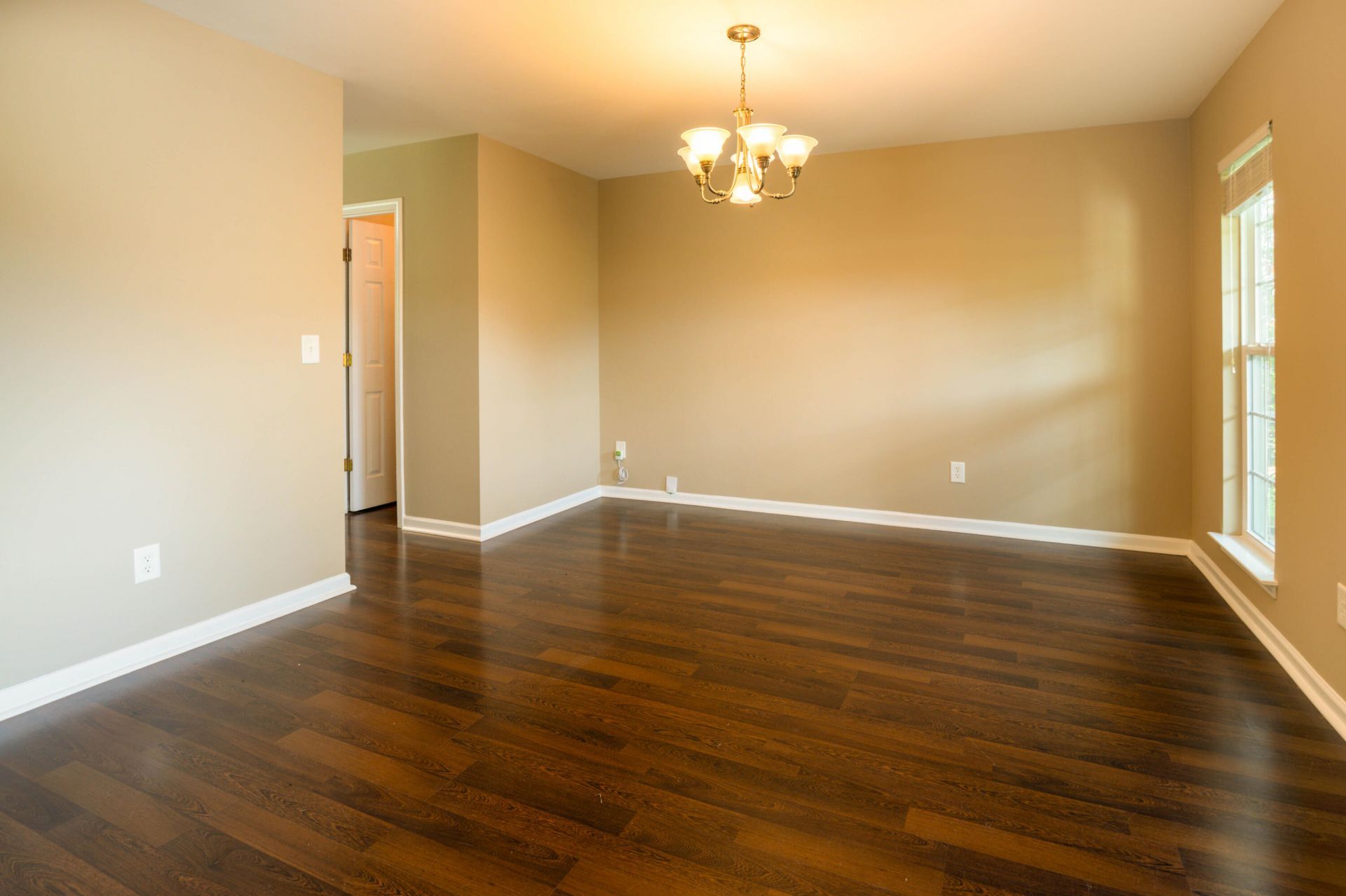 3413 Kirkwall Drive Photo 5