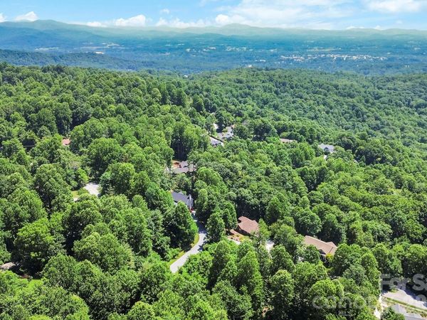 98 Indian Woods Trail , Hendersonville, NC 28739