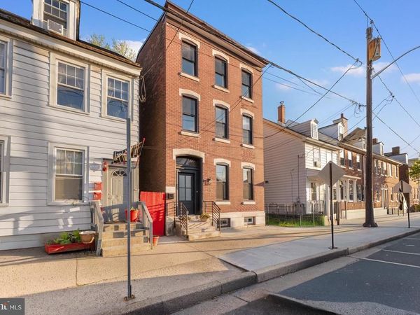 122 E BROAD STREET, BURLINGTON, NJ 08016