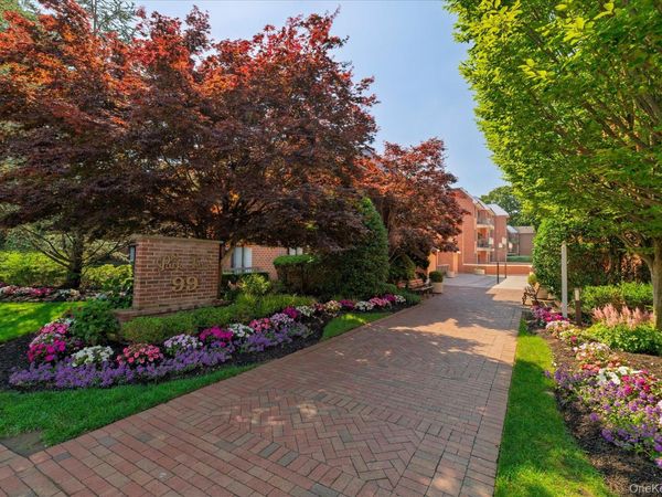 99 S Park Avenue , Unit 212, Rockville Centre, NY 11570