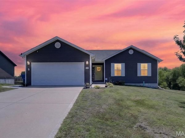 14 Cayden Roger Drive , Winfield, MO 63389