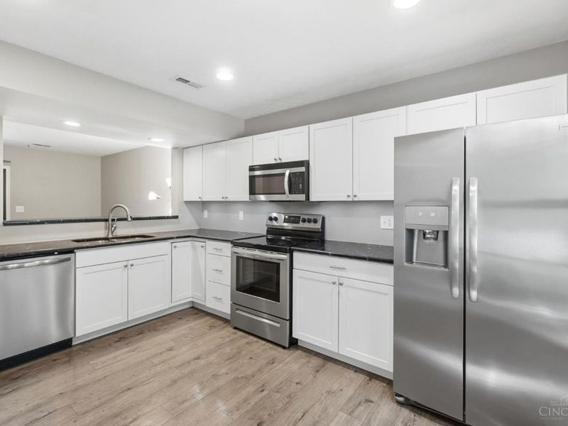 5392 Gantzfield Court, Sharonville, OH 45241 Photo 16