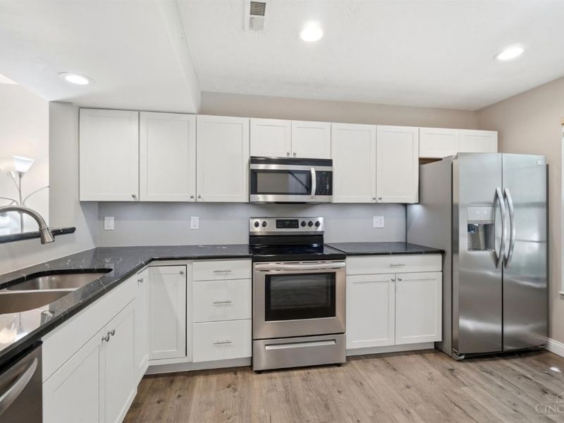5392 Gantzfield Court, Sharonville, OH 45241 Photo 17