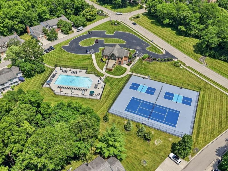5392 Gantzfield Court, Sharonville, OH 45241 Photo 3