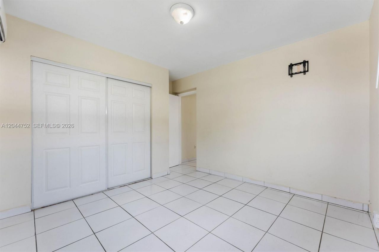 7281 SW 13th Ter , Miami, FL 33144 Photo