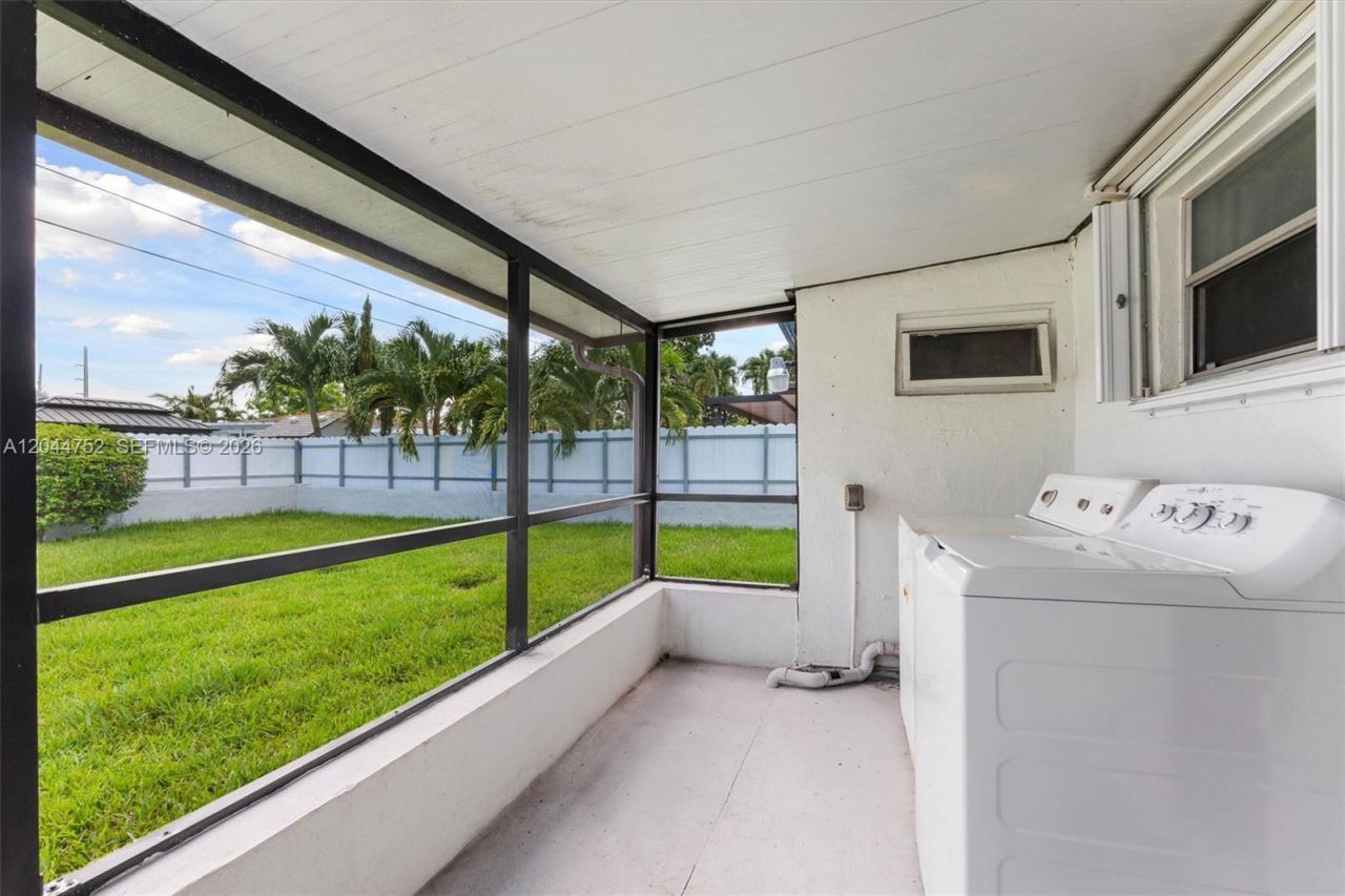 7281 SW 13th Ter , Miami, FL 33144 Photo