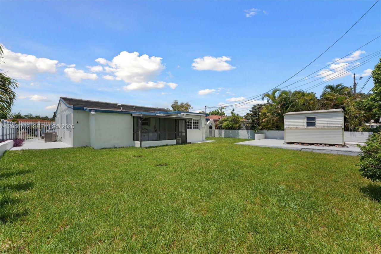 7281 SW 13th Ter , Miami, FL 33144 Photo