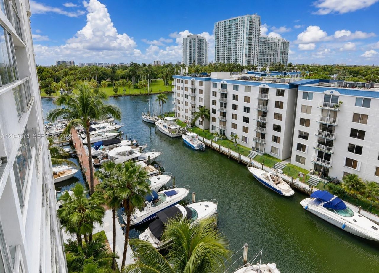 1700 NW N River Dr, Unit 804, Miami, FL 33125 Photo