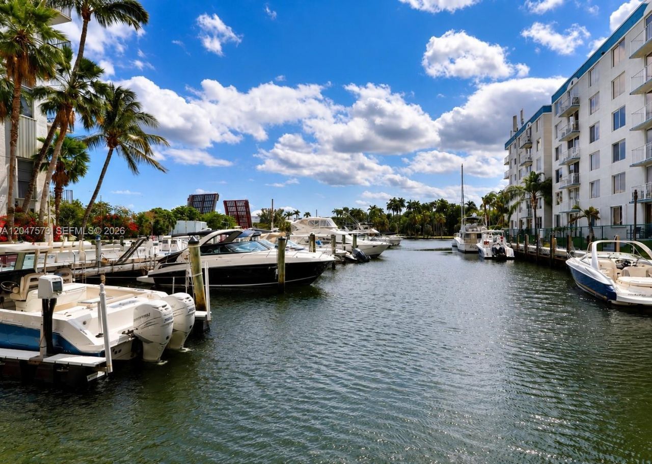 1700 NW N River Dr, Unit 804, Miami, FL 33125 Photo