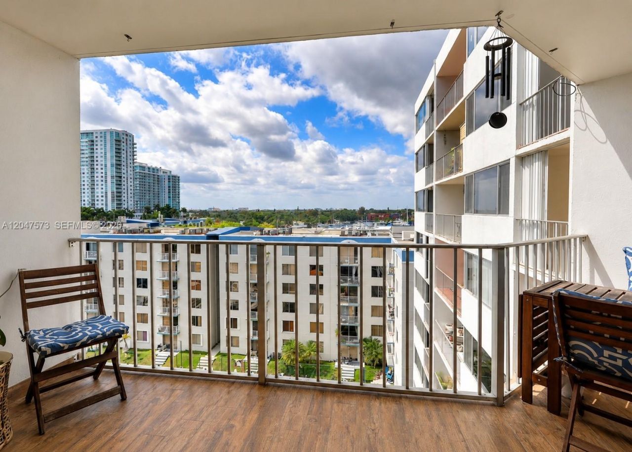 1700 NW N River Dr, Unit 804, Miami, FL 33125 Photo