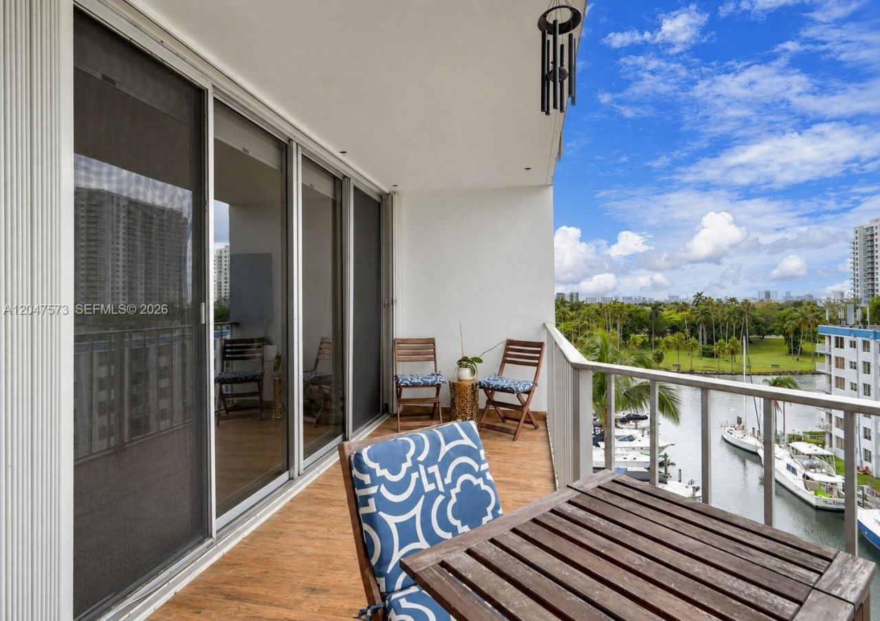 1700 NW N River Dr, Unit 804, Miami, FL 33125 Photo