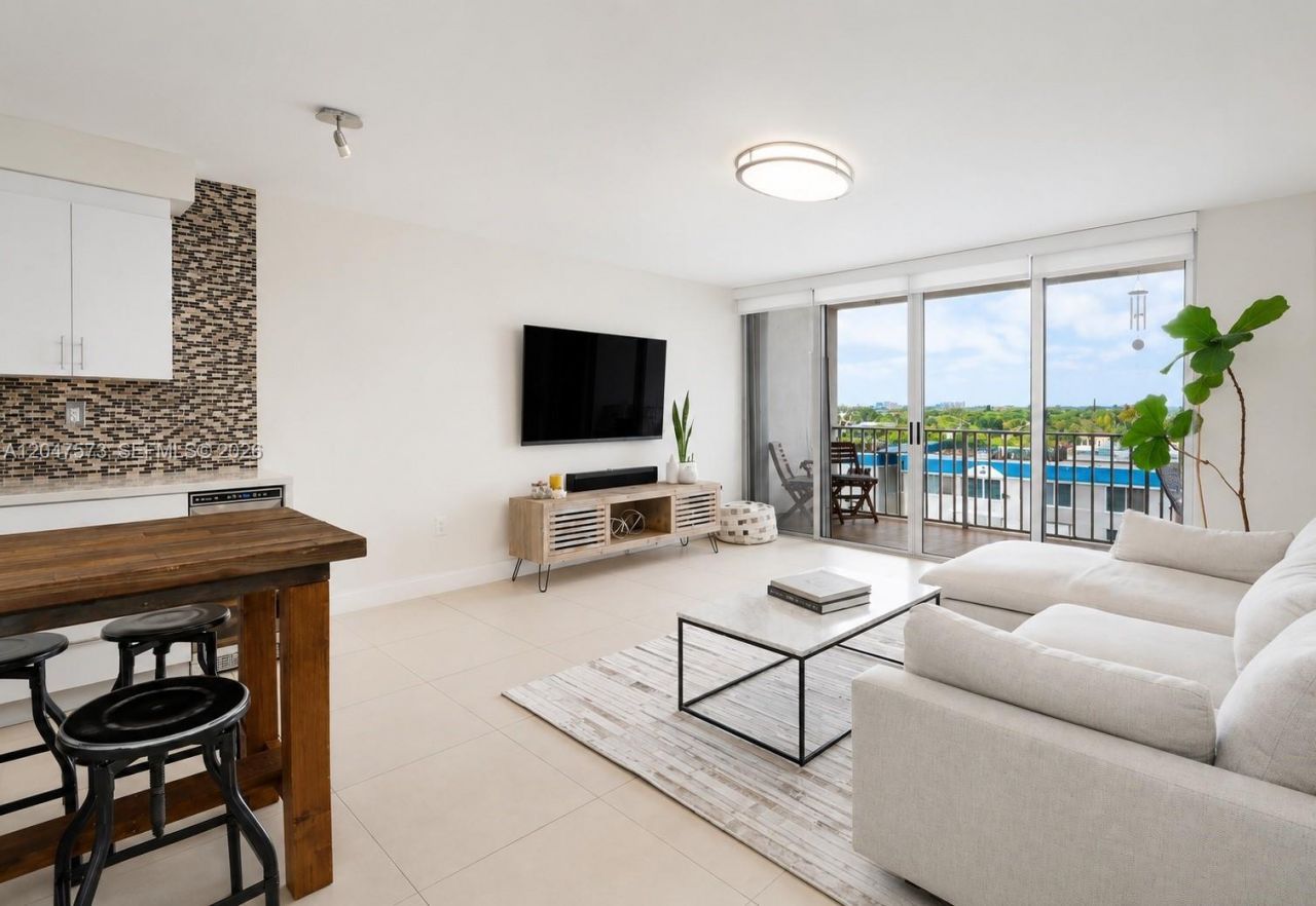 1700 NW N River Dr, Unit 804, Miami, FL 33125 Photo