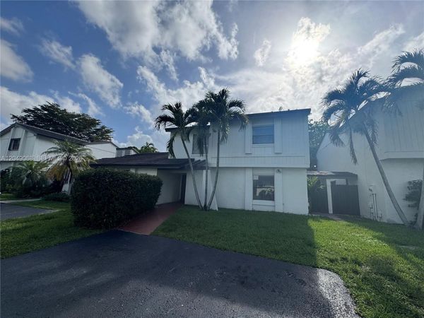 15054 SW 127th Pl , Miami, FL 33186