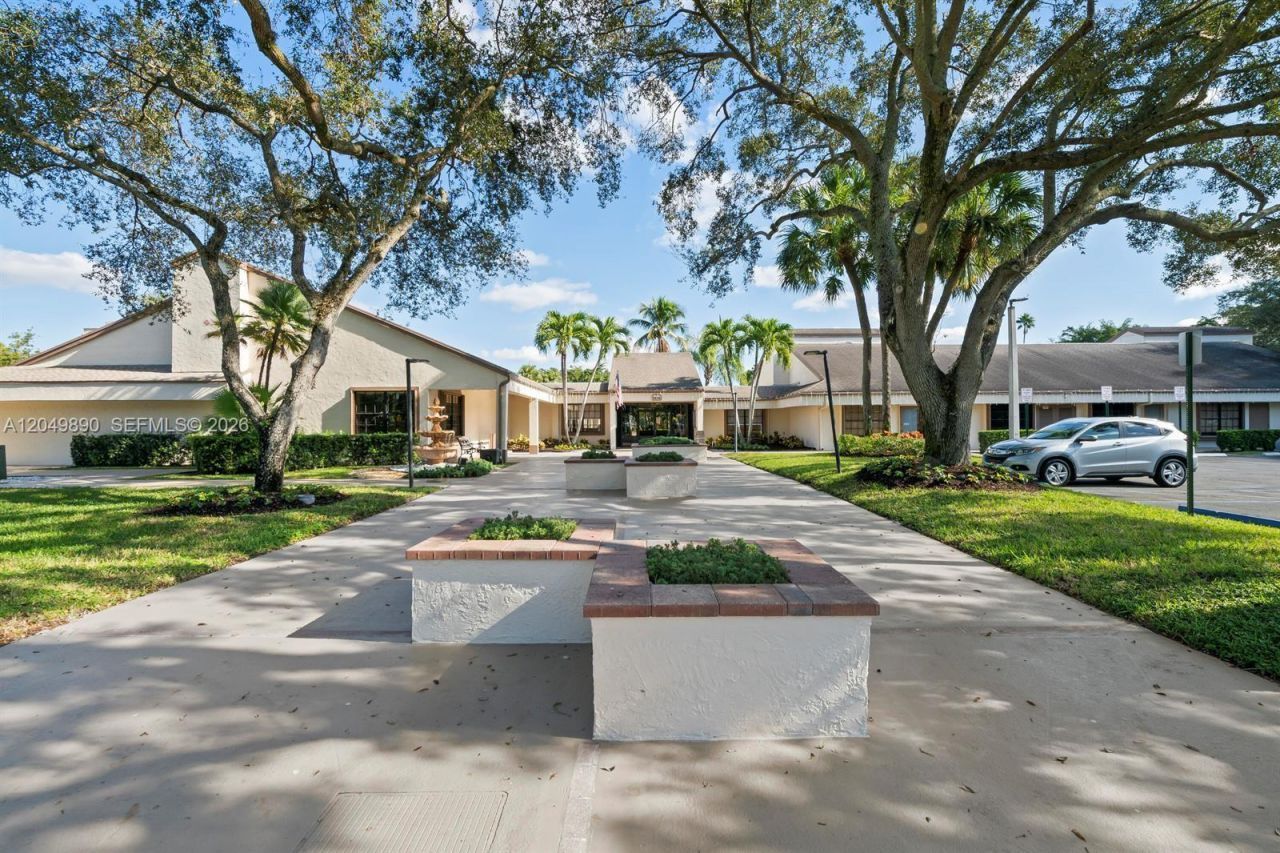 3135 S Carambola Cir S , Unit 2368, Coconut Creek, FL 33066 Photo