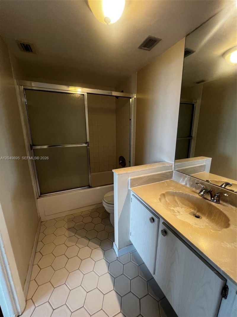 10000 W Bay Harbor Dr, Unit PH4, Bay Harbor Islands, FL 33154 Photo
