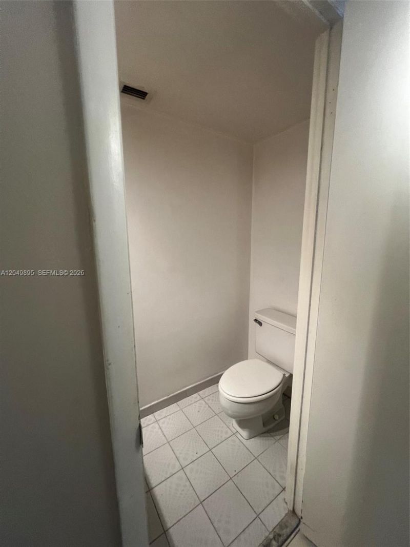 10000 W Bay Harbor Dr, Unit PH4, Bay Harbor Islands, FL 33154 Photo