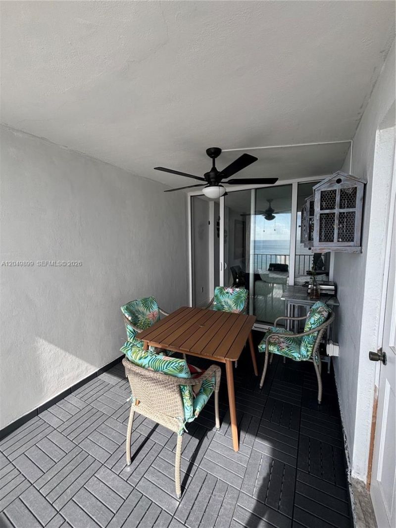 6450 Collins Ave , Unit 1207, Miami Beach, FL 33141 Photo