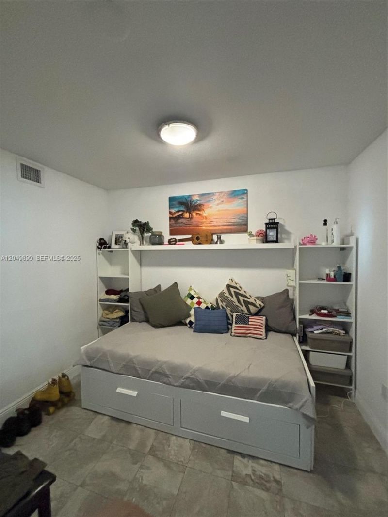 6450 Collins Ave , Unit 1207, Miami Beach, FL 33141 Photo
