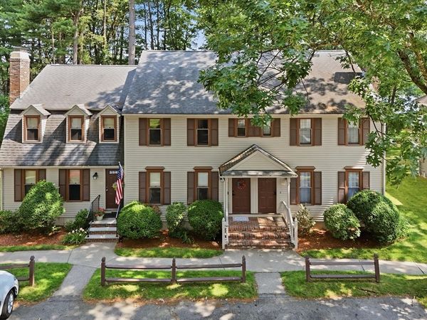 266 Wellman Ave, Unit 266, Chelmsford, MA 01863