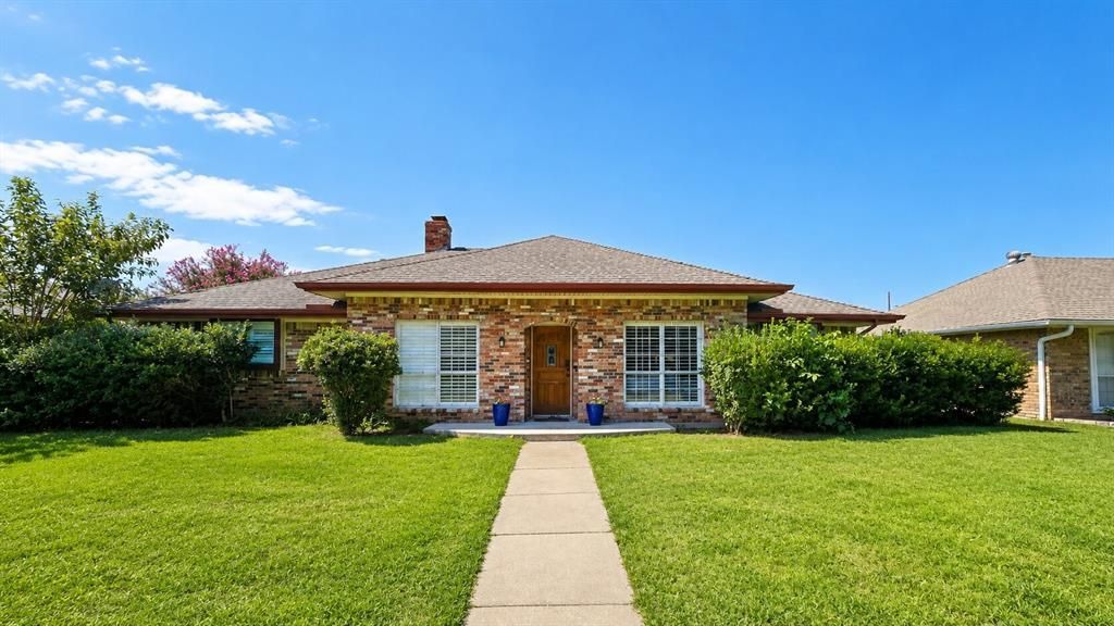 1912 Kentwood Lane, Carrollton, TX 75007 Main Photo
